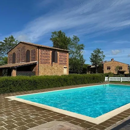 In With Garden And Pool