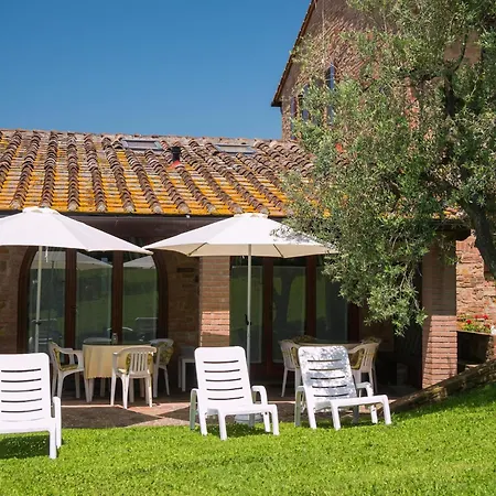 In With Garden And Pool Διαμέρισμα